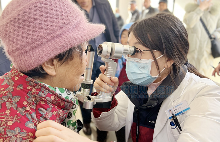 蘭州普瑞眼視光醫(yī)院“迎新春，送溫暖”慰問貧困群眾公益